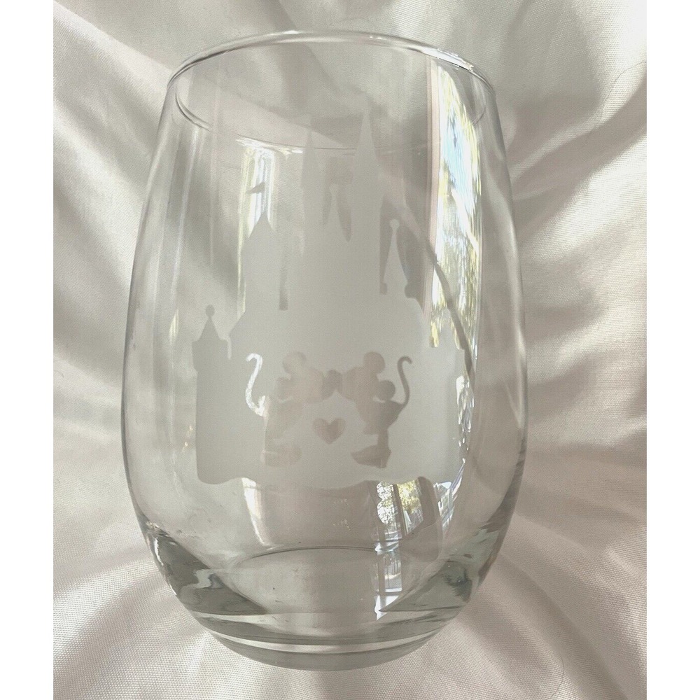 Disney Cinderella Castle Etched Wine Glass Kissing Mickey Mouse And Minnie